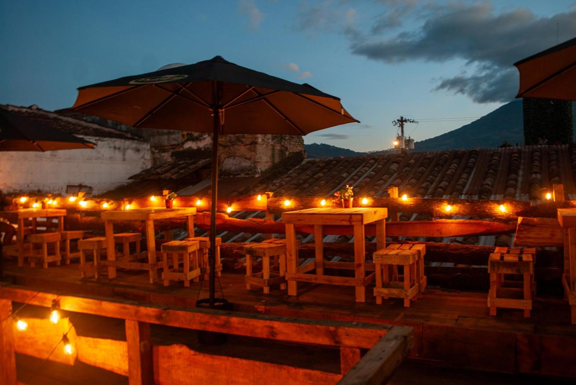 Kamazoztz Hostel And Travel Antigua Eksteriør billede