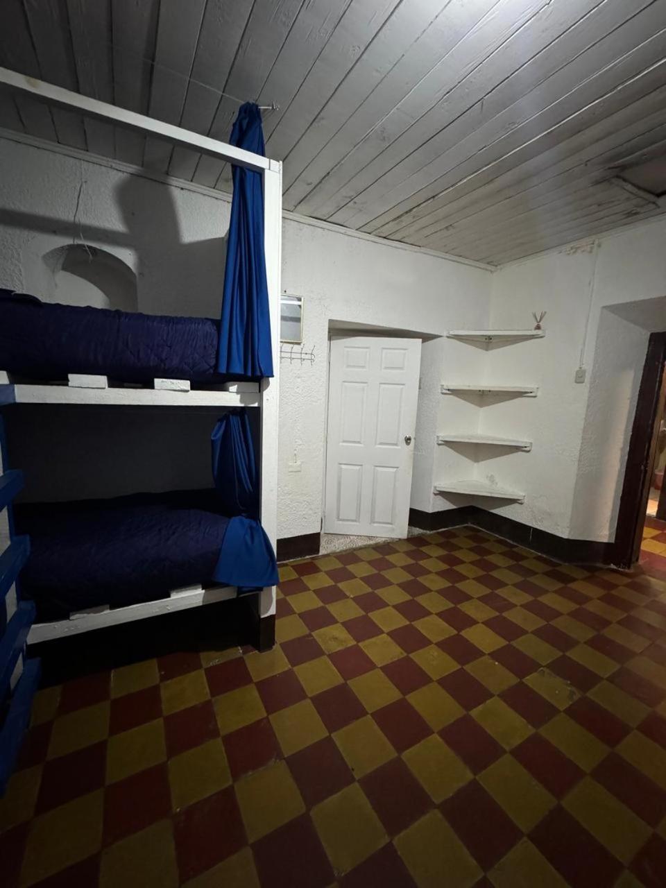Kamazoztz Hostel And Travel Antigua Eksteriør billede