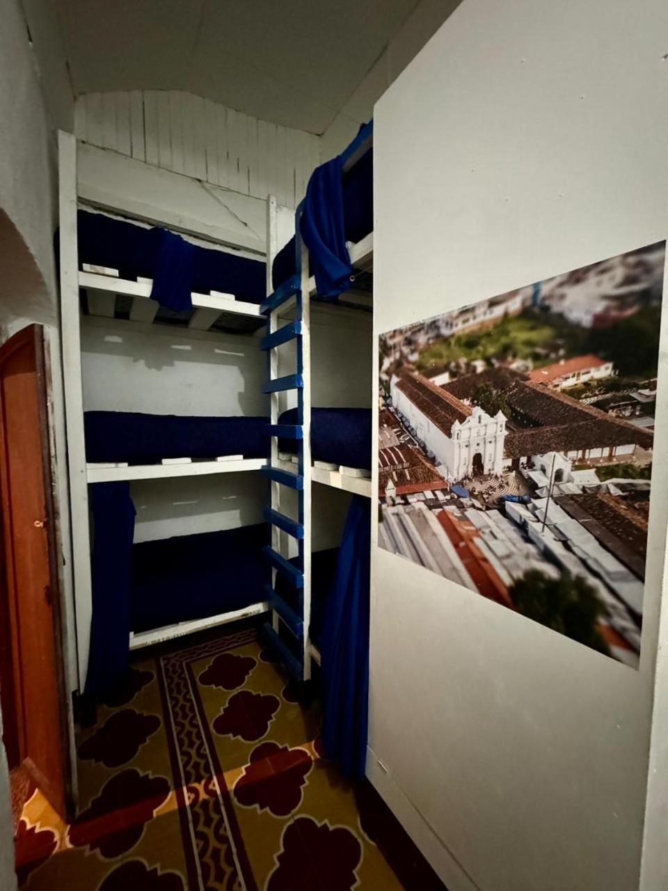 Kamazoztz Hostel And Travel Antigua Eksteriør billede